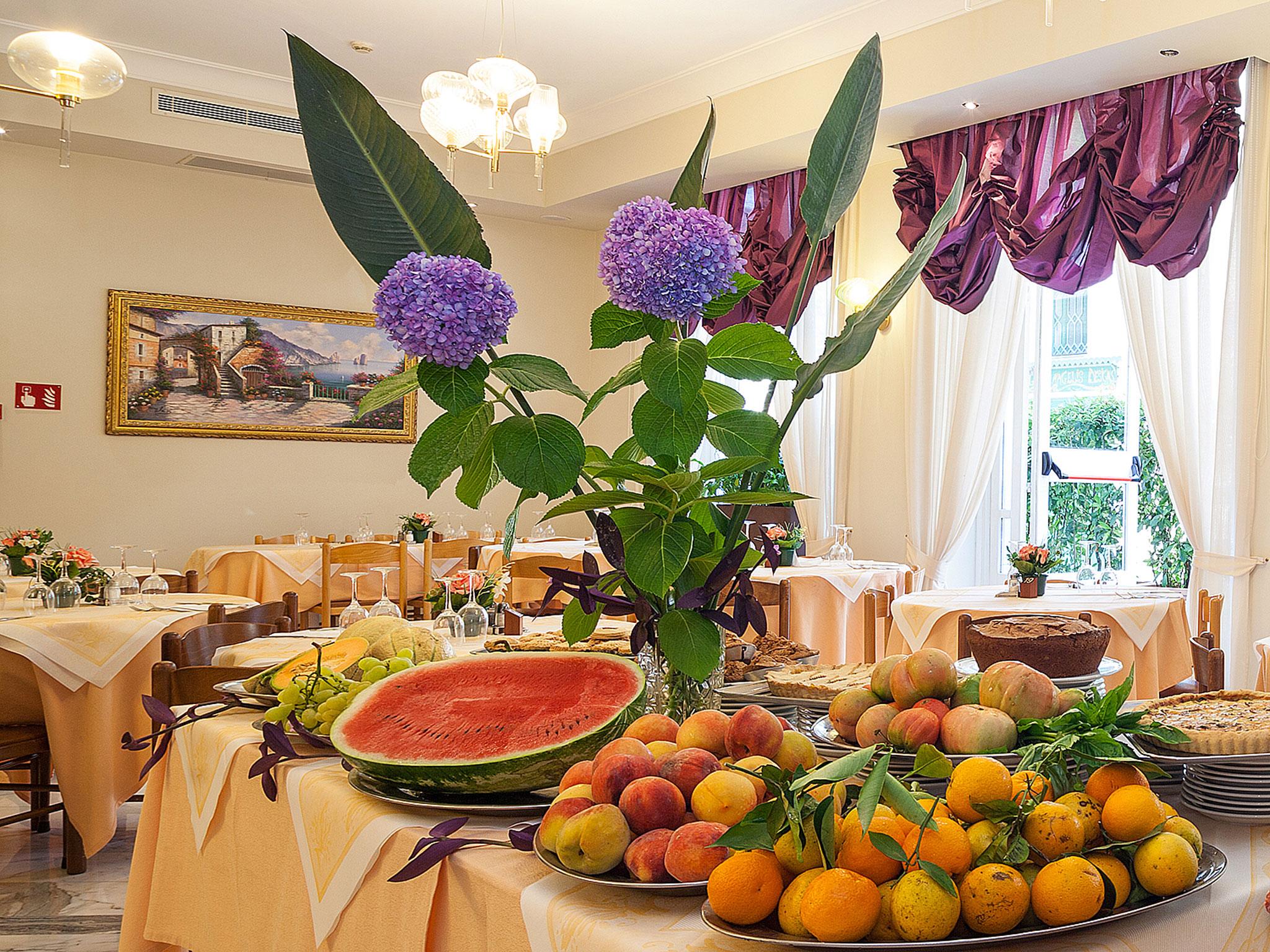 Hotel Club Sant'Agnello Buitenkant foto