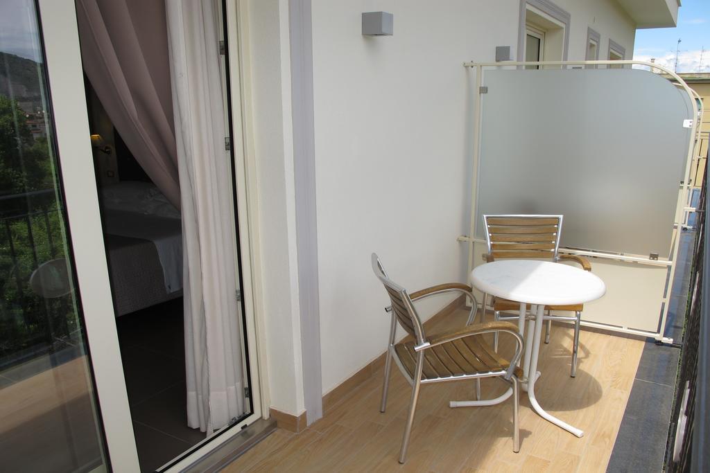 Hotel Club Sant'Agnello Buitenkant foto